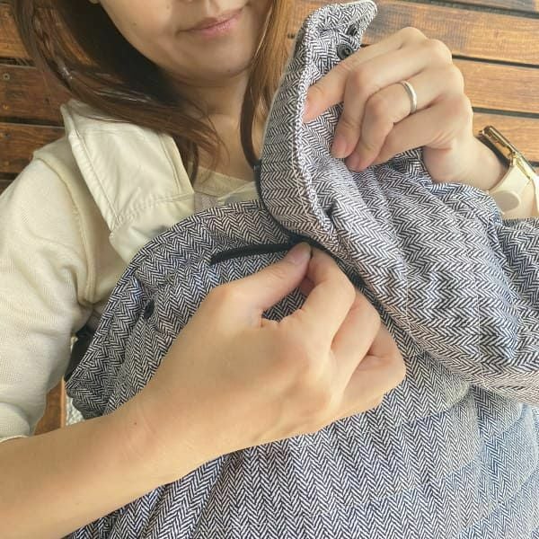 防寒ケープ ポグネー(POGNAE)ヒップシートキャリア・抱っこ紐