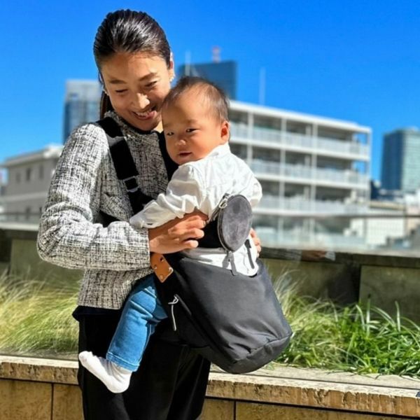 【N/ORN】ノルン 抱っこ紐　マザーズバッグ　ブラック　ベビー用品 ノルン(N/ORN)抱っこ紐バッグ(日本製)【ブラック】ヒップシートになる