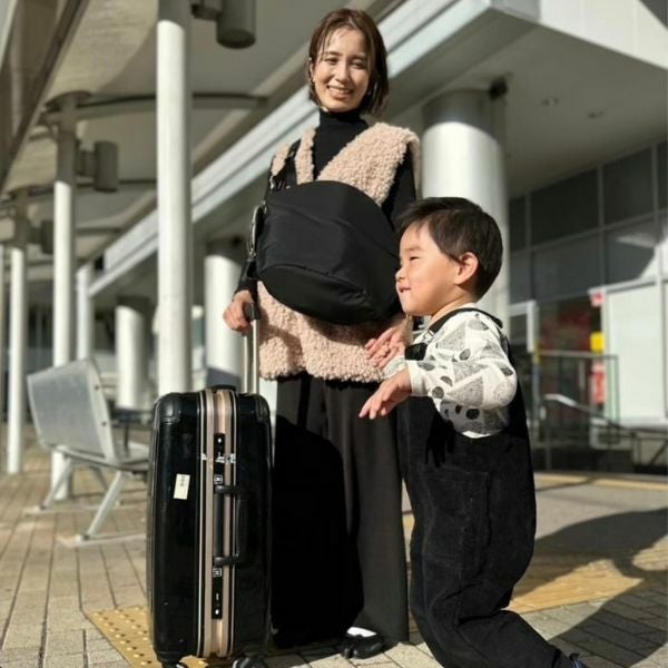 ノルン(N/ORN)抱っこ紐バッグ(日本製)【ブラック】ヒップシートになるマザーズバッグ(防水・抗菌防臭)腰すわり後（生後約7か月頃）～20㎏（5歳頃）まで長く使える熟練のバッグ職人が創ったおしゃれなショルダーバッグ1000-52-02