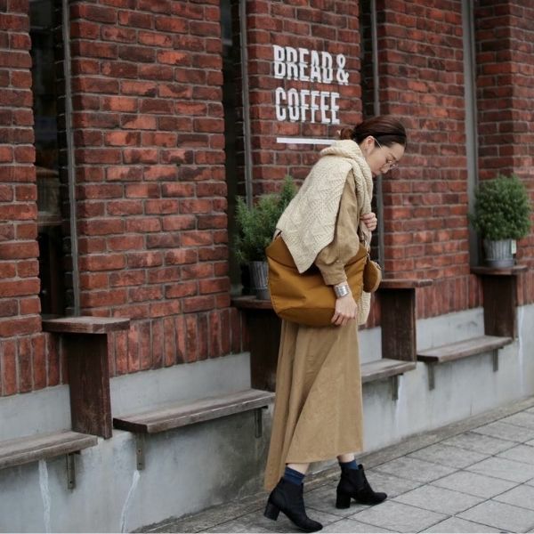 ノルン(N/ORN)抱っこ紐バッグ(日本製)【キャメル】ヒップシートになる
