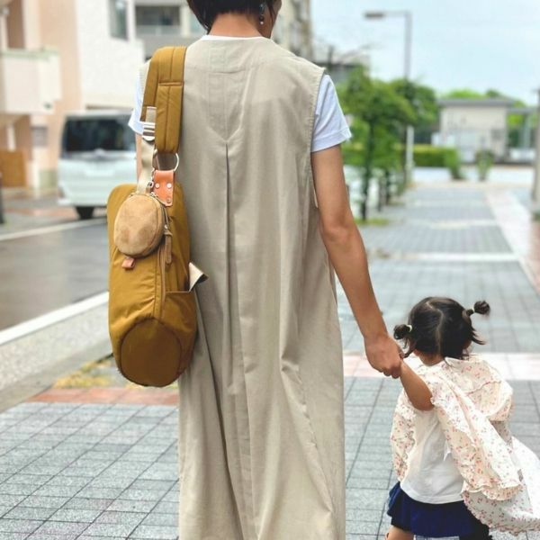 ノルン(N/ORN)抱っこ紐バッグ(日本製)【キャメル】ヒップシートになるマザーズバッグ(防水・抗菌防臭)腰すわり後（生後約7か月頃）～20㎏（5歳頃）まで長く使える熟練のバッグ職人が創ったおしゃれなショルダーバッグ1000-52-03