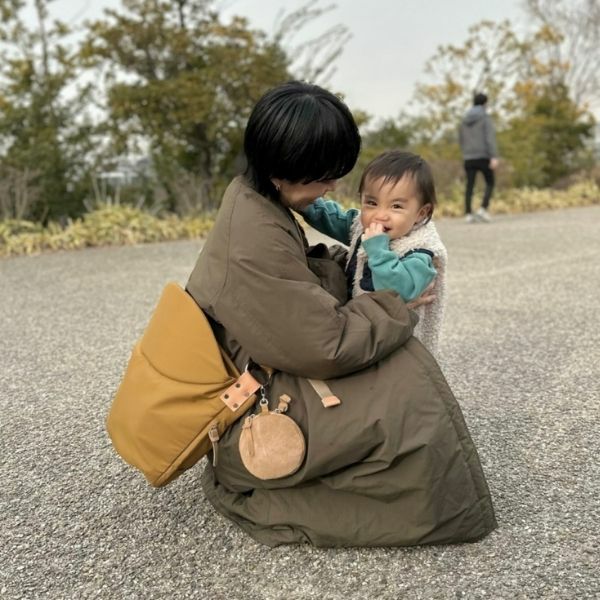 ノルン(N/ORN)抱っこ紐バッグ(日本製)【キャメル】ヒップシートになるマザーズバッグ(防水・抗菌防臭)腰すわり後（生後約7か月頃）～20㎏（5歳頃）まで長く使える熟練のバッグ職人が創ったおしゃれなショルダーバッグ1000-52-03