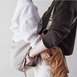 【レンタル試着】ノルン(N/ORN)抱っこ紐バッグ(日本製)ヒップシートになるマザーズバッグ(防水・抗菌防臭)腰すわり後（生後約7か月頃）～20㎏（5歳頃）まで長く使える熟練のバッグ職人が創ったおしゃれなショルダーバッグ1000-52-05