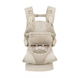 エアバギー 抱っこ紐【テンポ 】サンドアッシュ(AIRBUGGY TEMPO)新生児からメッシュでおしゃれに使えて、マグネットで簡単装着、セーフティーロックで安心！小さめママから大きめパパまでフィット感抜群